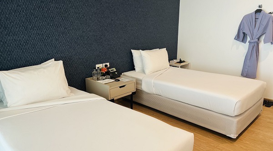 STANDARD ROOM 12 HOURS WITH SHARED BATHROOM Miracle Transit Hotel  en Bangkok