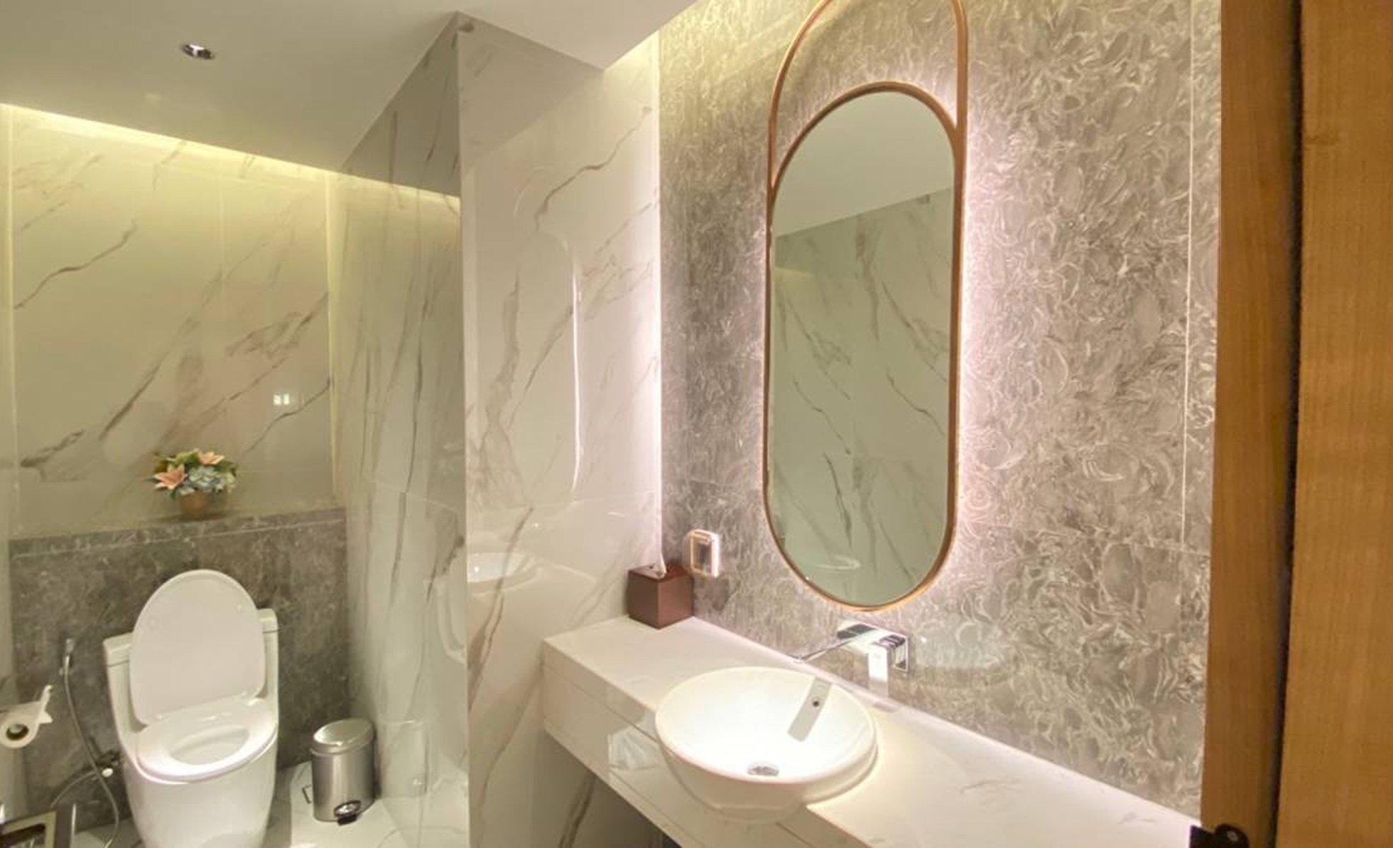 Bathroom Asawin Grand Suite 2 Rooms Asawin Grand Convention Hotel