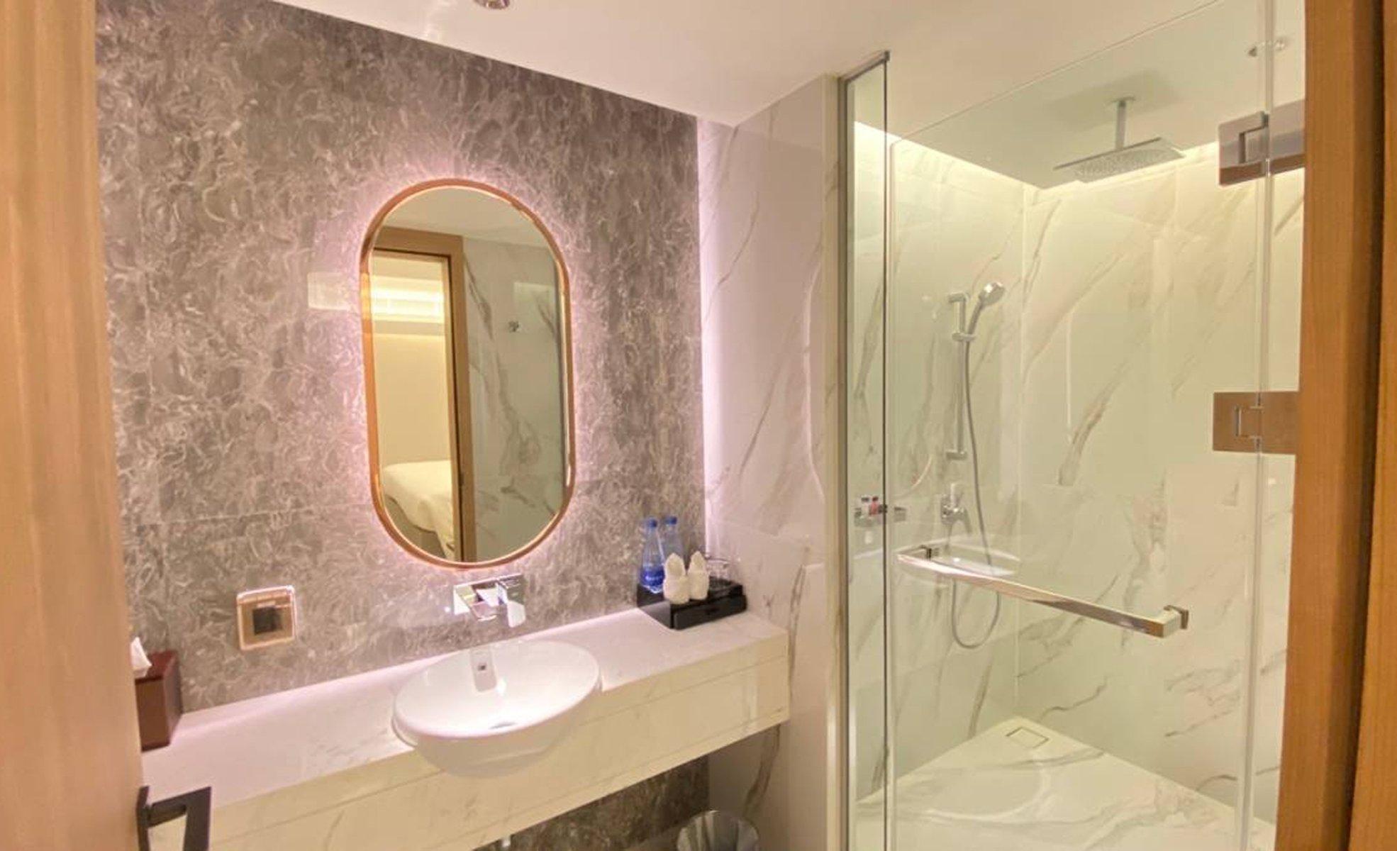 Bathroom Asawin Grand Suite 2 Rooms Asawin Grand Convention Hotel