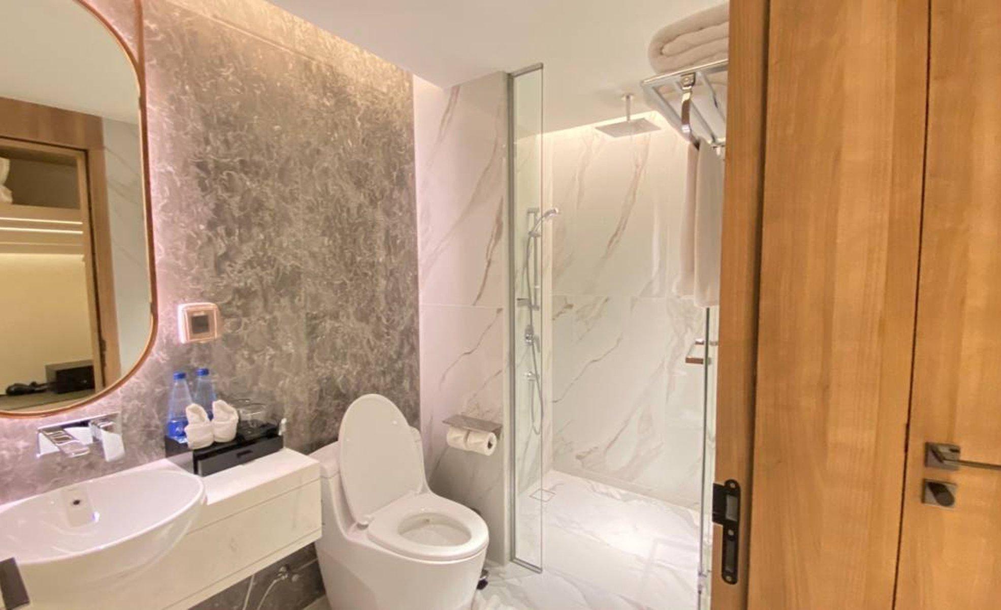 Bathroom Family Suite Asawin Grand Convention Hotel