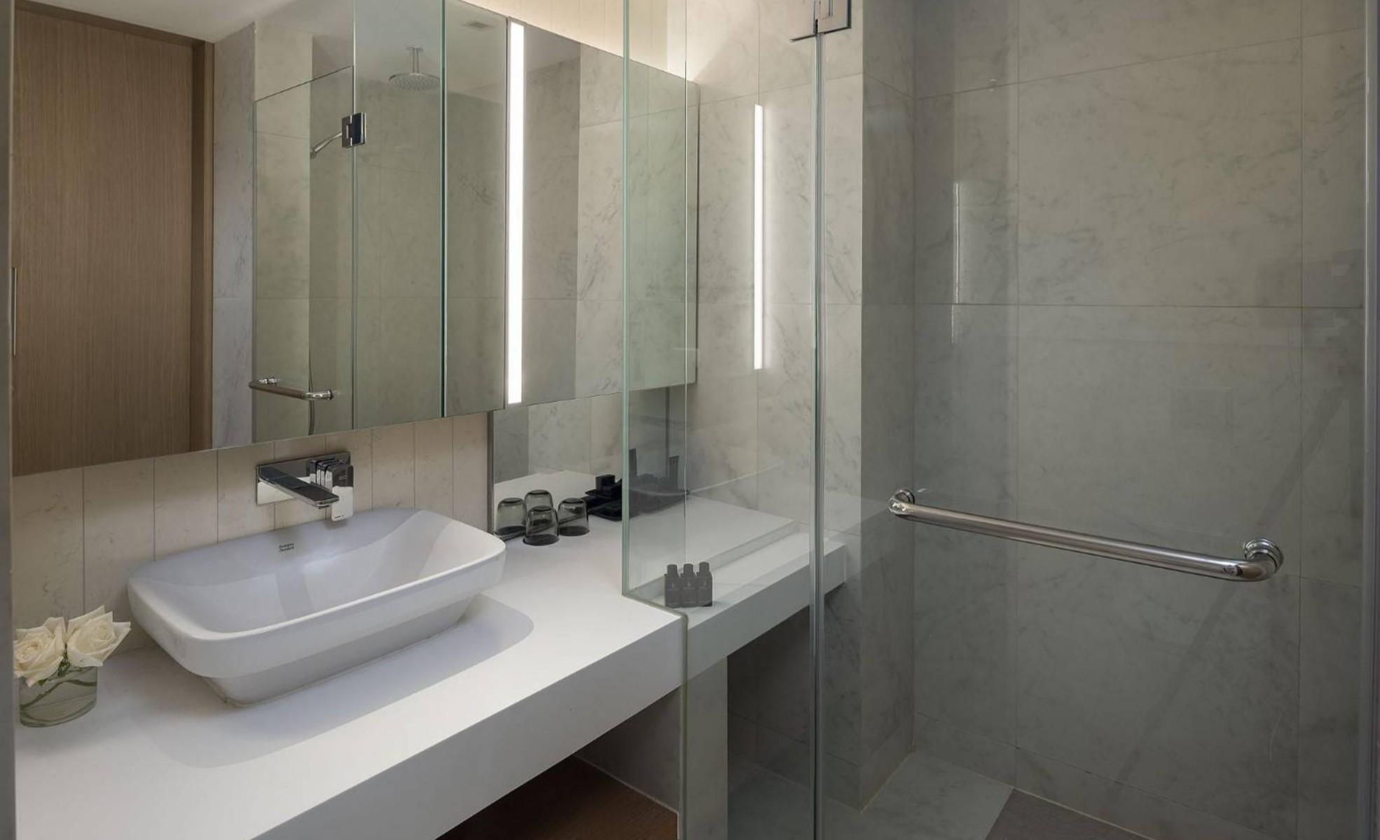 Bathroom Premier Plus Asawin Grand Convention Hotel