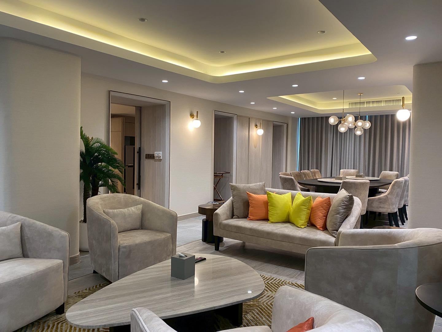 BUSINESS SUITE