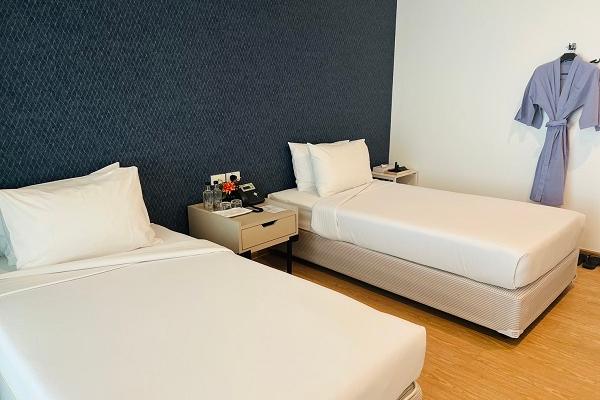 STANDARD ROOM WITH SHARED BATHROOM Miracle Transit Hotel en Bangkok STANDARD ROOM WITH SHARED BATHROOM Miracle Transit Hotel en Bangkok