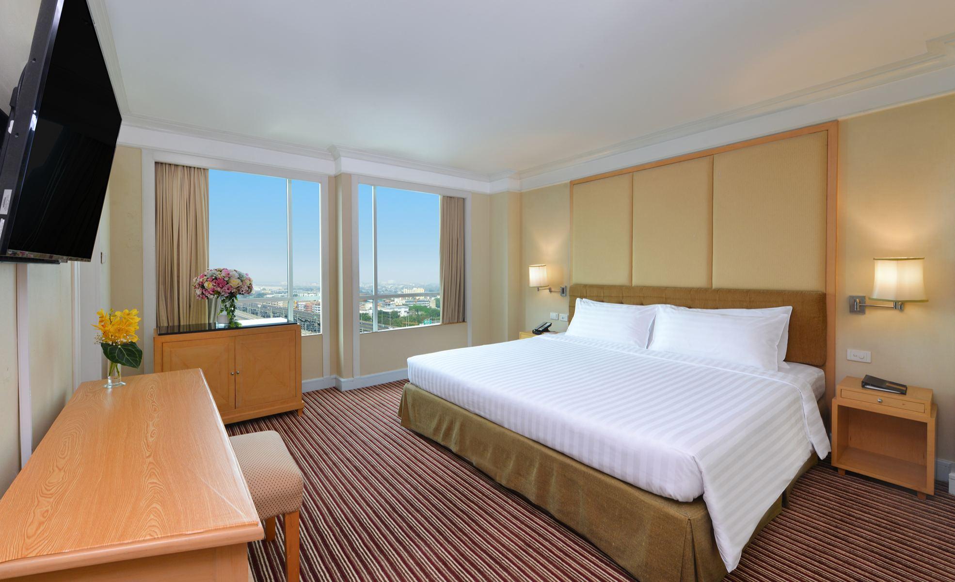 SENIOR DELUXE SUITE