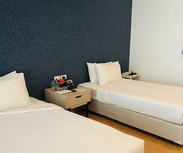STANDARD ROOM WITH SHARED BATHROOM