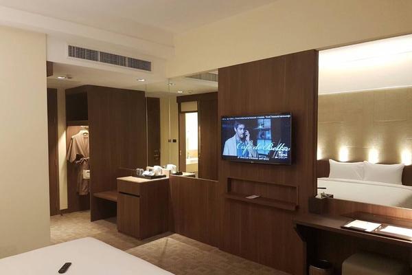 SUPERIOR TWIN ROOM Louis’ Tavern en Bangkok SUPERIOR TWIN ROOM Louis’ Tavern en Bangkok