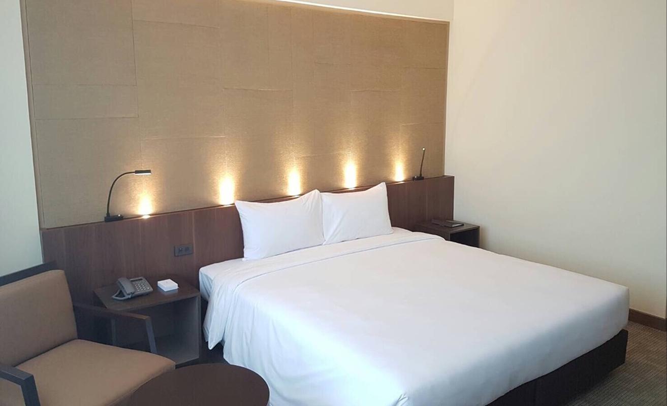 Superior Room Superior Room Louis Tavern By Miracle Bangkok