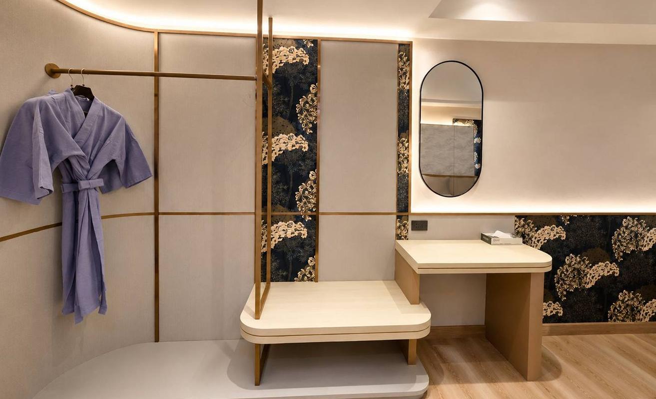 Bathroom Miracle Transit Hotel Bathroom Miracle Transit Hotel Miracle Hotel Group Bangkok